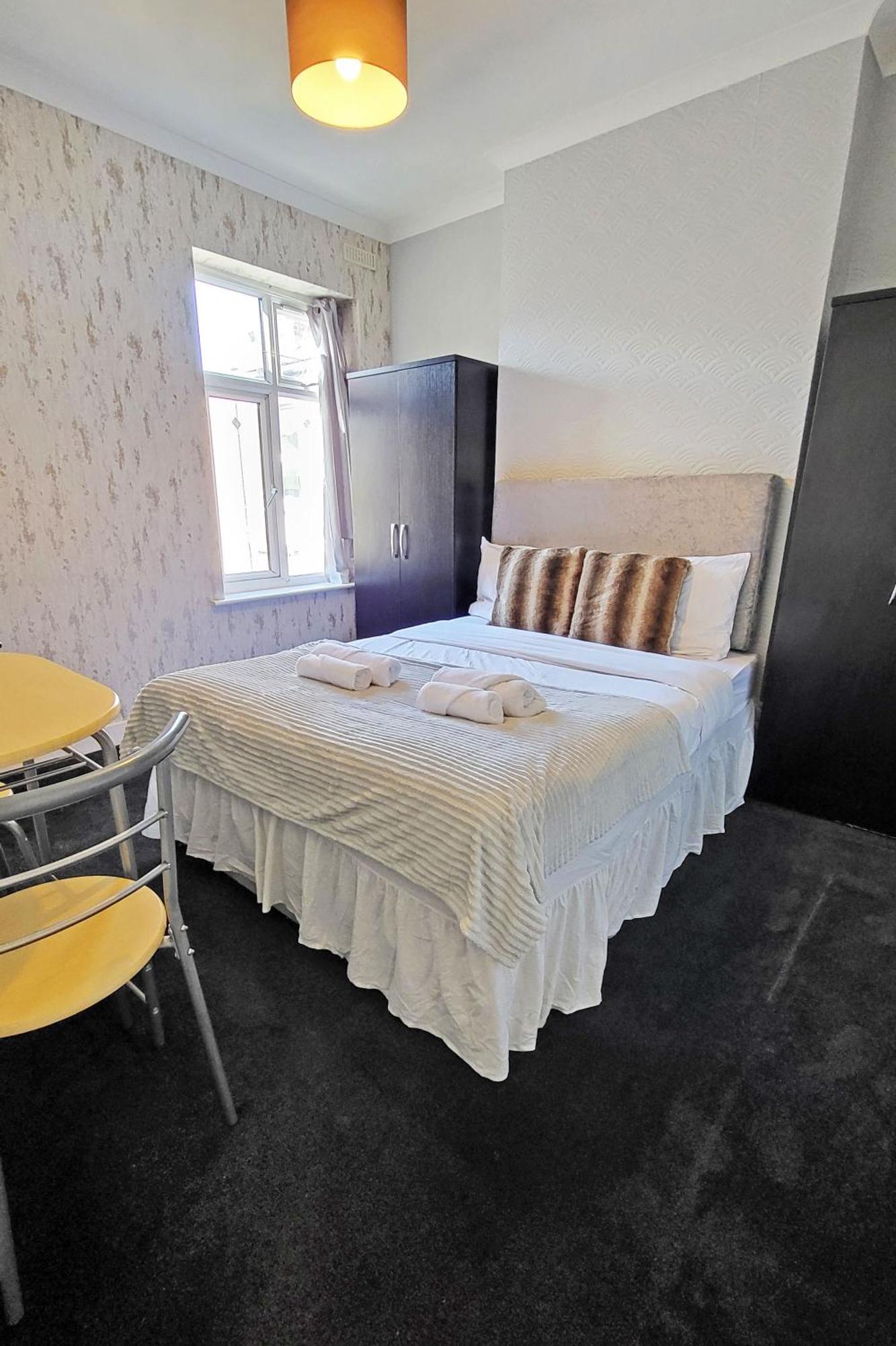 Spacious Room Londra Dış mekan fotoğraf