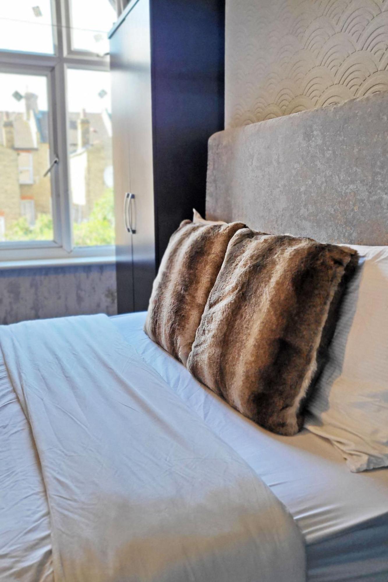 Spacious Room Londra Dış mekan fotoğraf