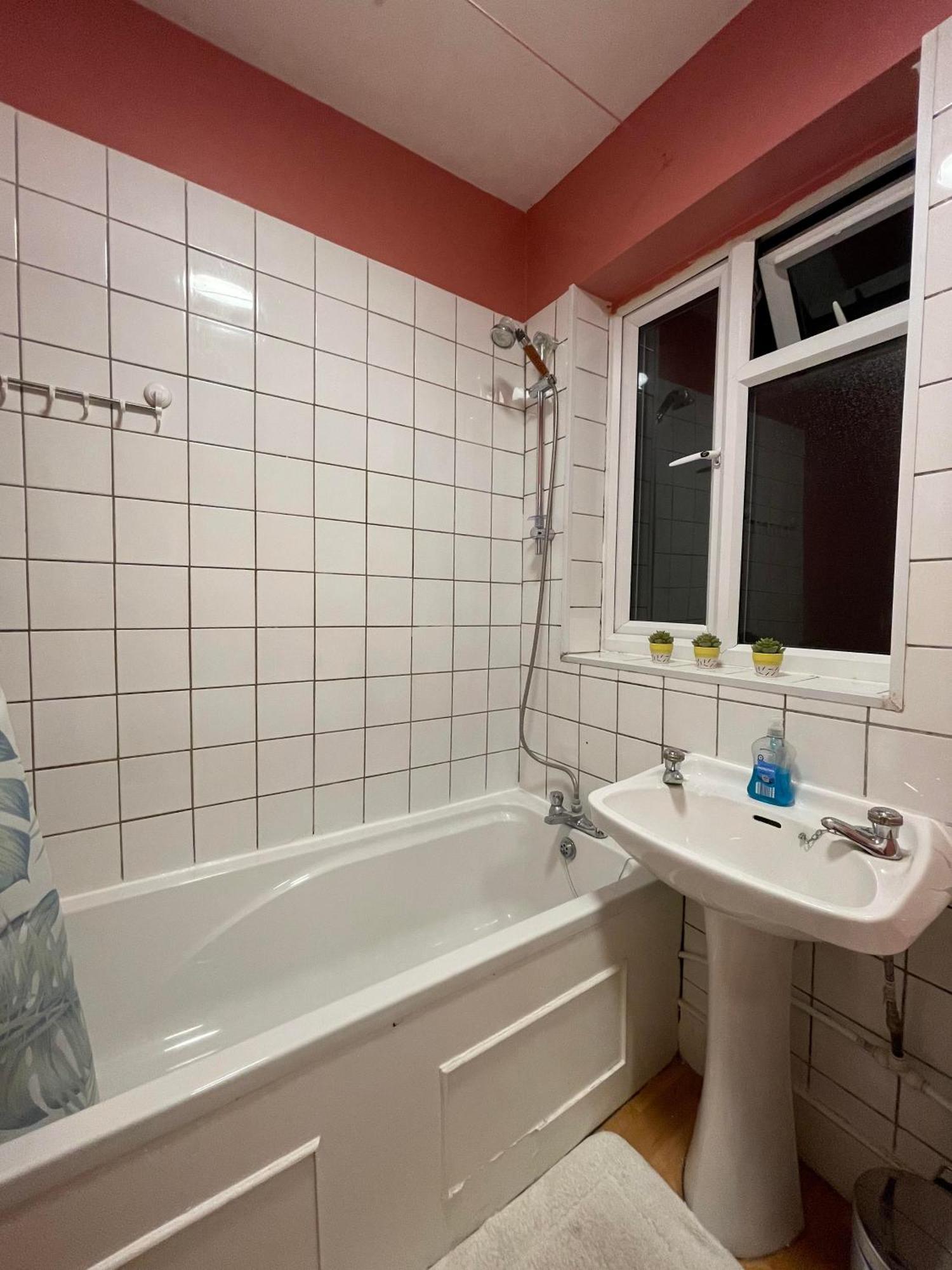 Spacious Room Londra Dış mekan fotoğraf