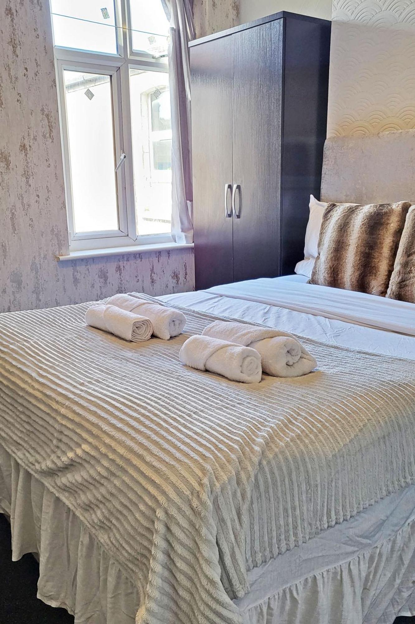 Spacious Room Londra Dış mekan fotoğraf